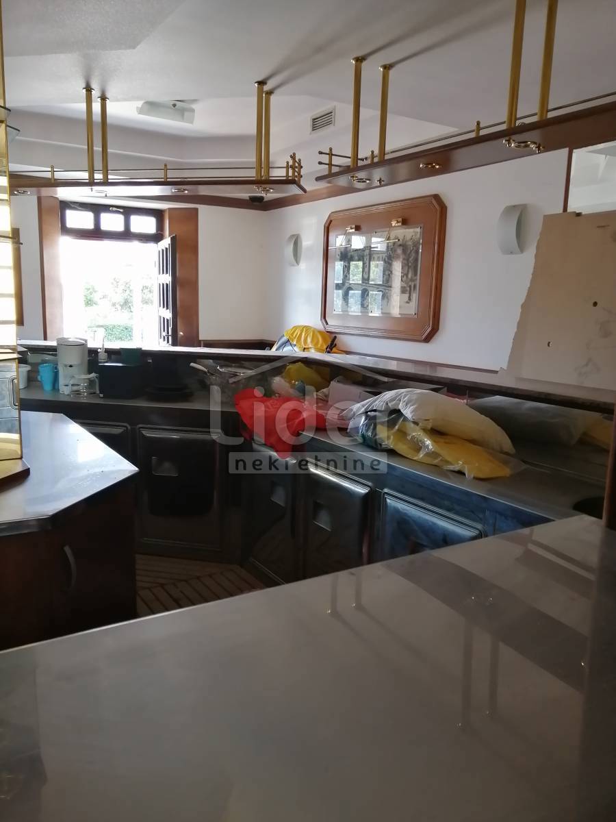 Poslovni prostor Crikvenica, 119m2