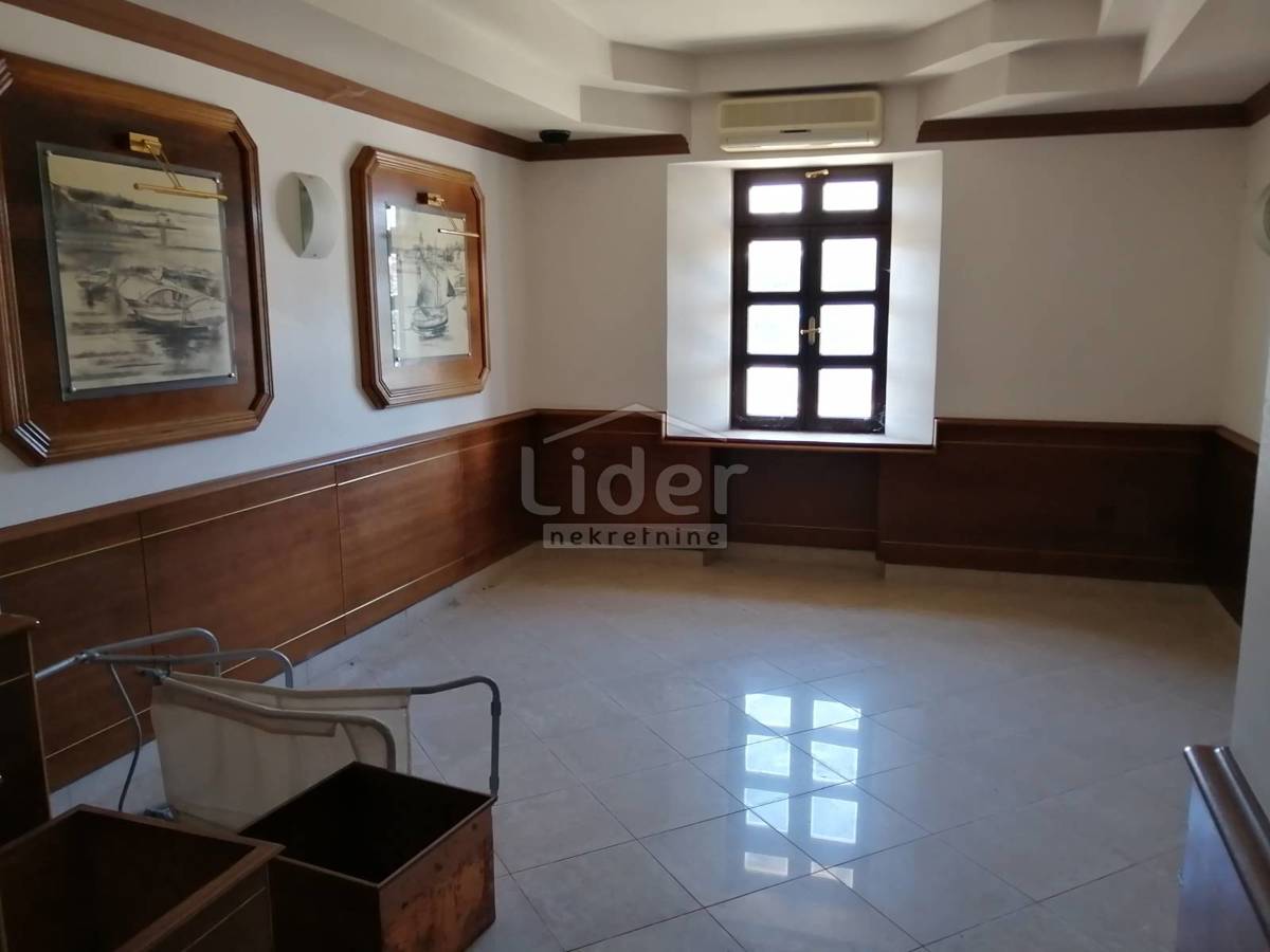 Poslovni prostor Crikvenica, 119m2