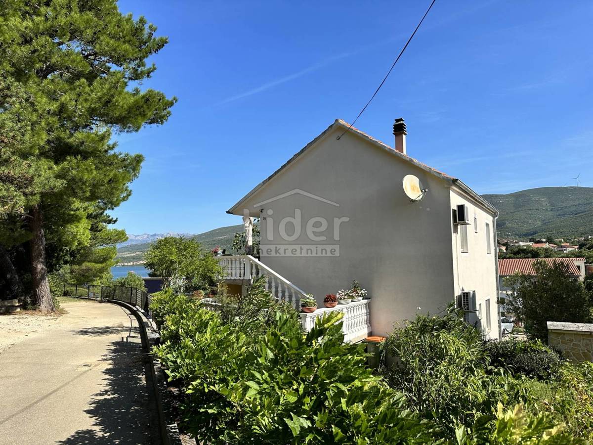 Hiša Gornji Karin, 130m2