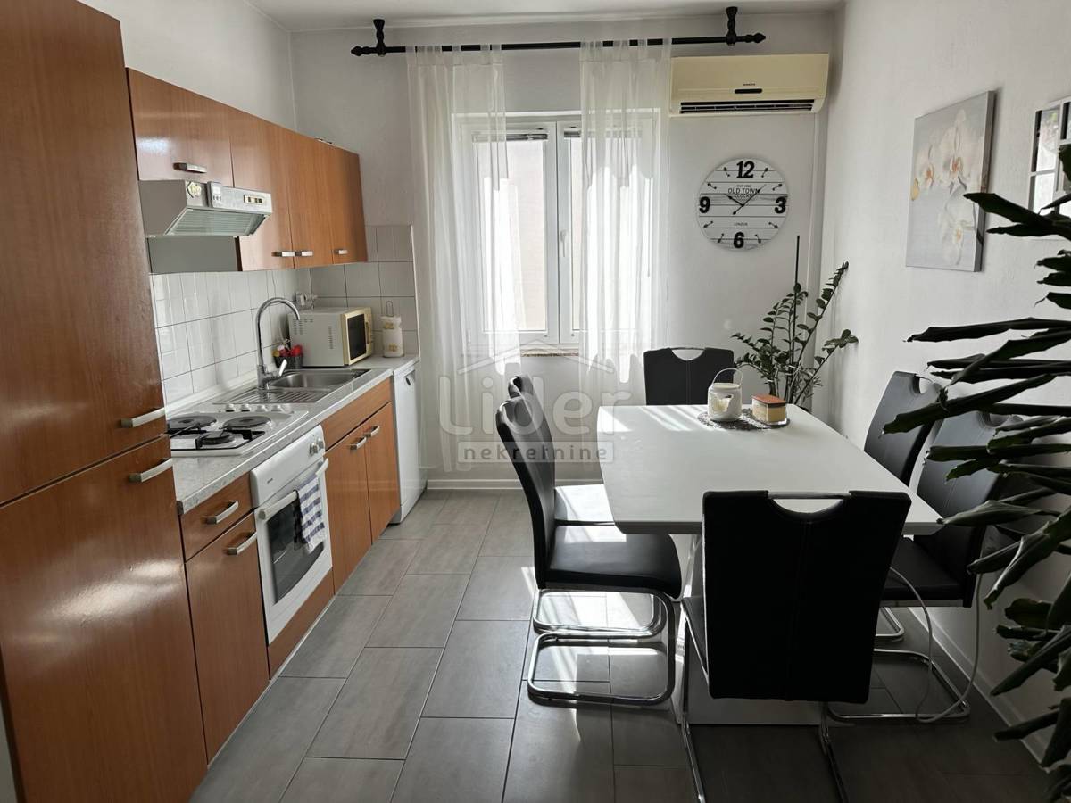 Hiša Gornji Karin, 130m2