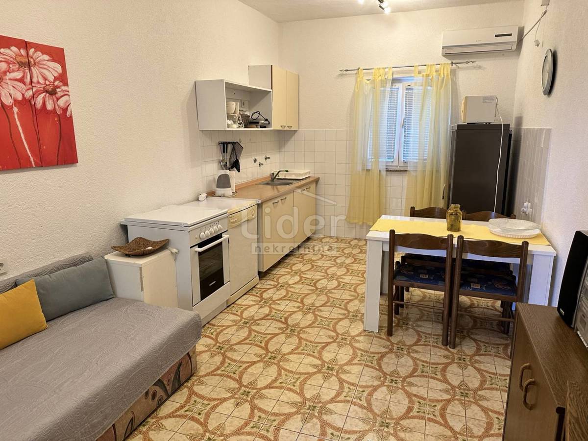 Hiša Gornji Karin, 130m2