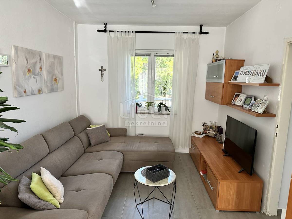 Hiša Gornji Karin, 130m2