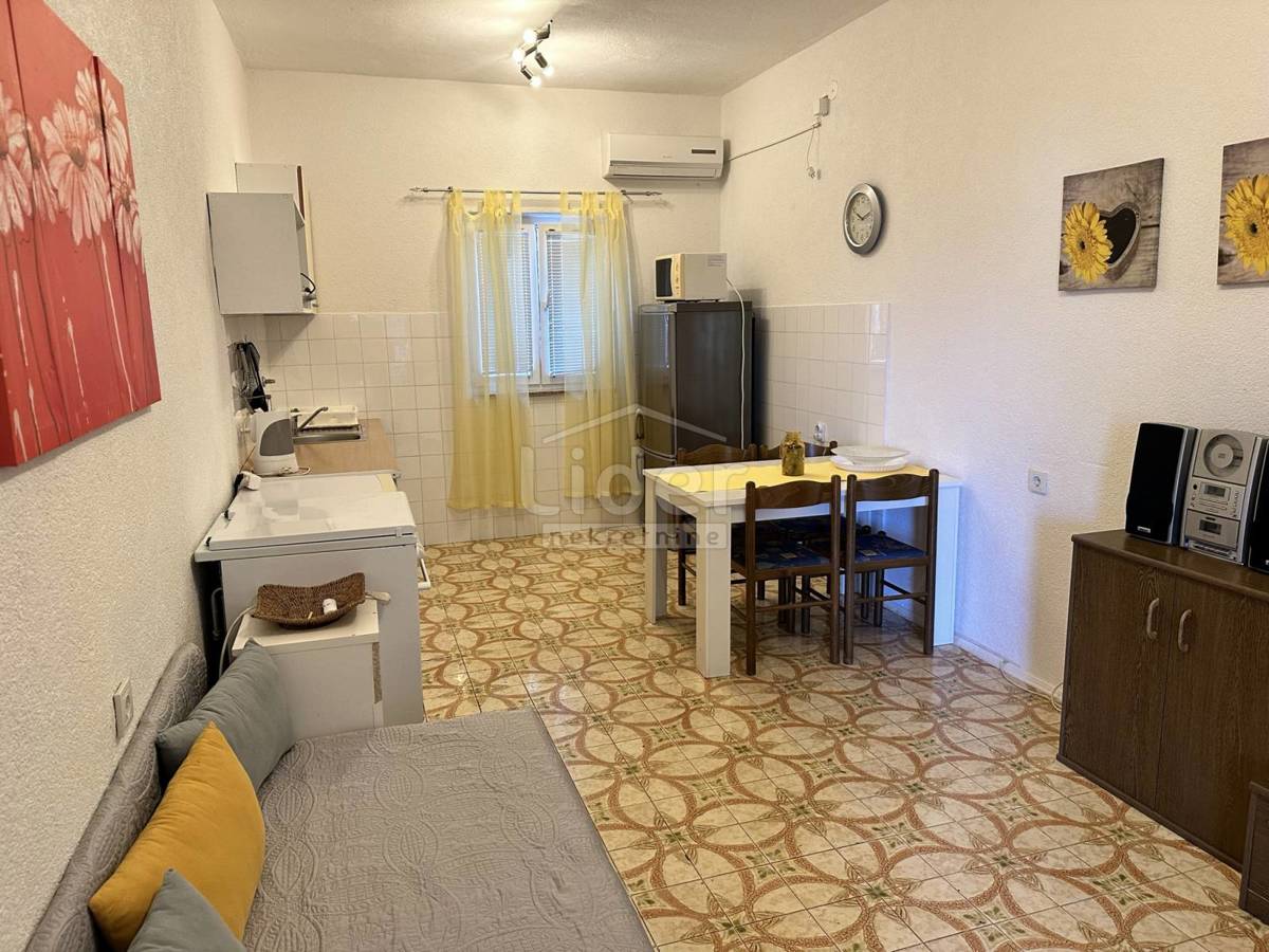 Hiša Gornji Karin, 130m2