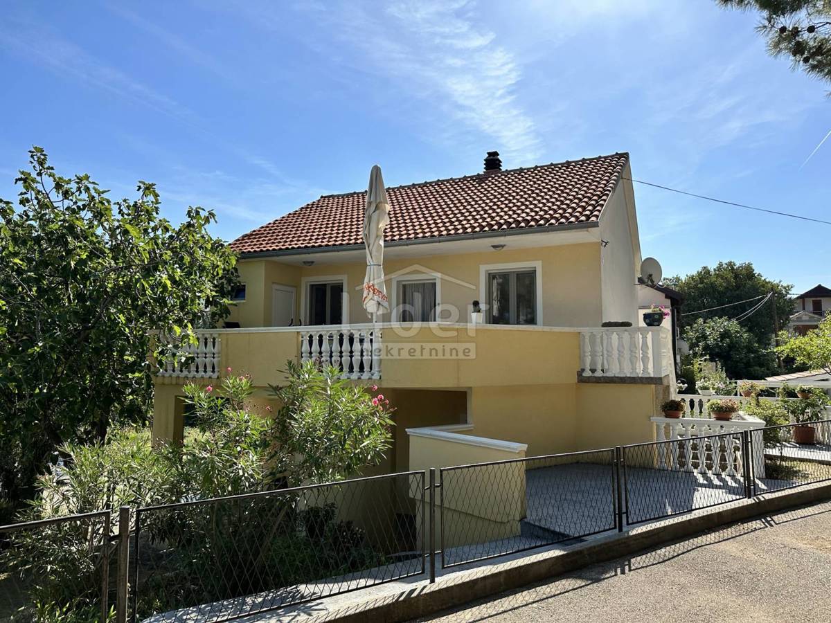 Hiša Gornji Karin, 130m2