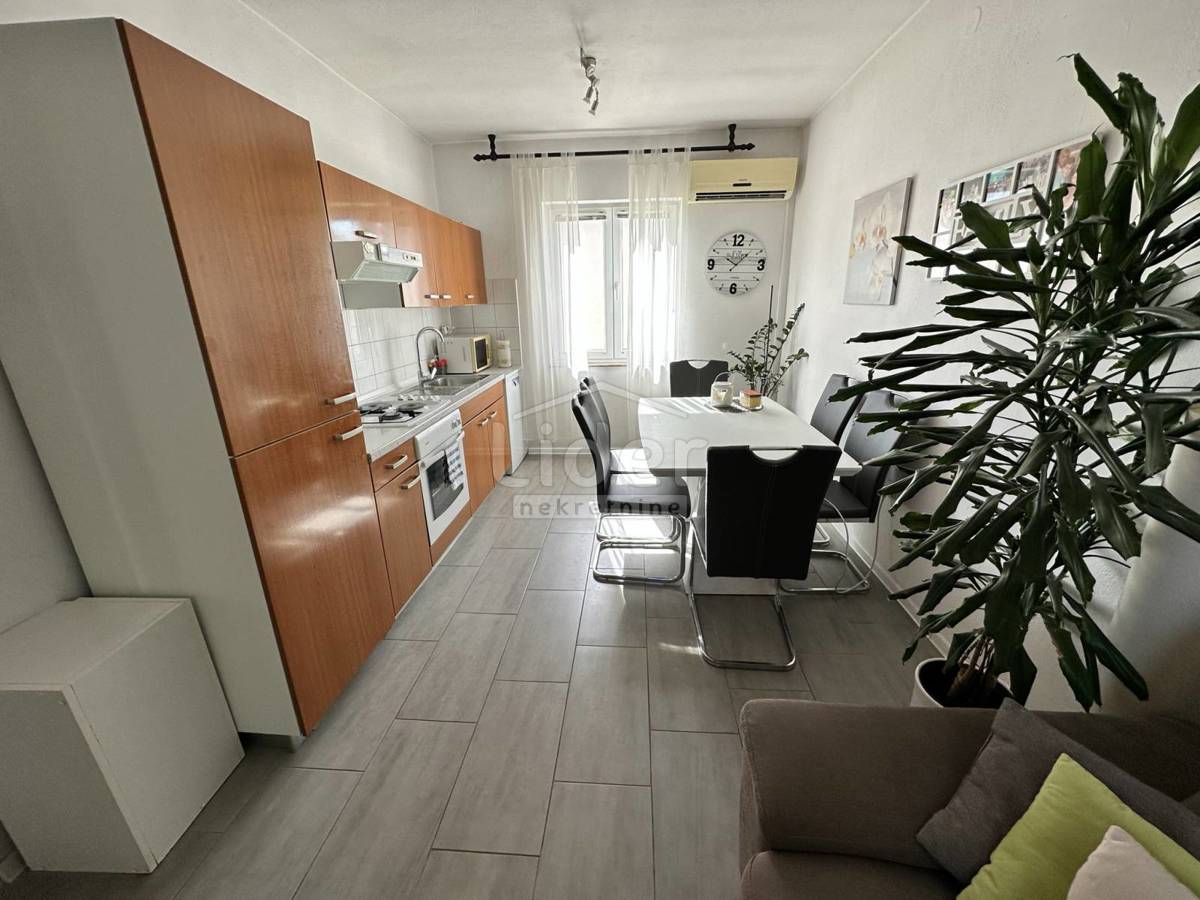 Hiša Gornji Karin, 130m2