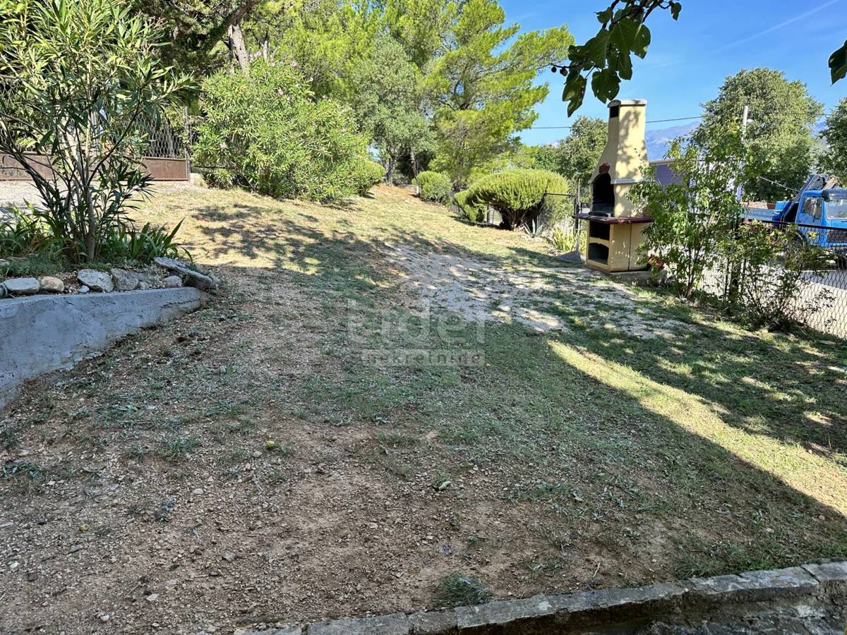 Hiša Gornji Karin, 130m2