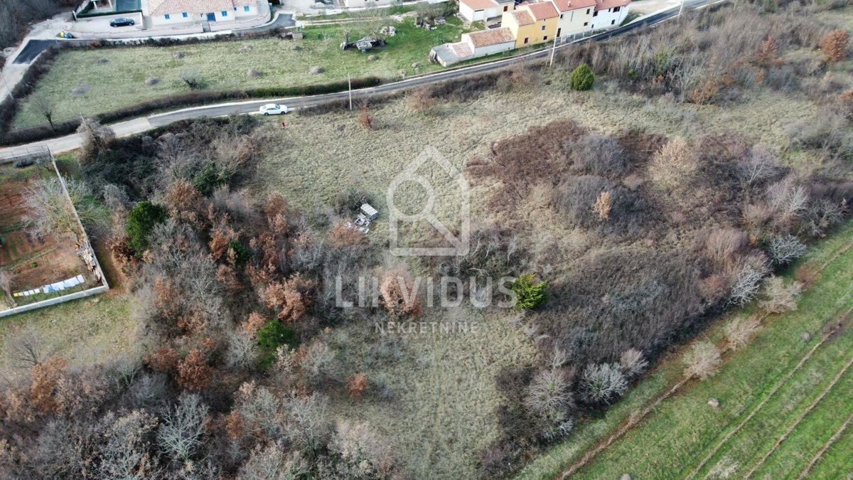 Zemljišče Kunj, Raša, 11.116m2