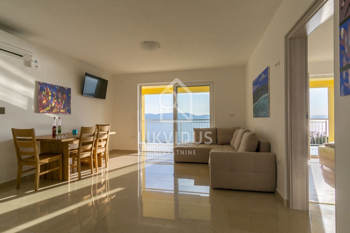 Apartma Ravni, Raša, 450m2