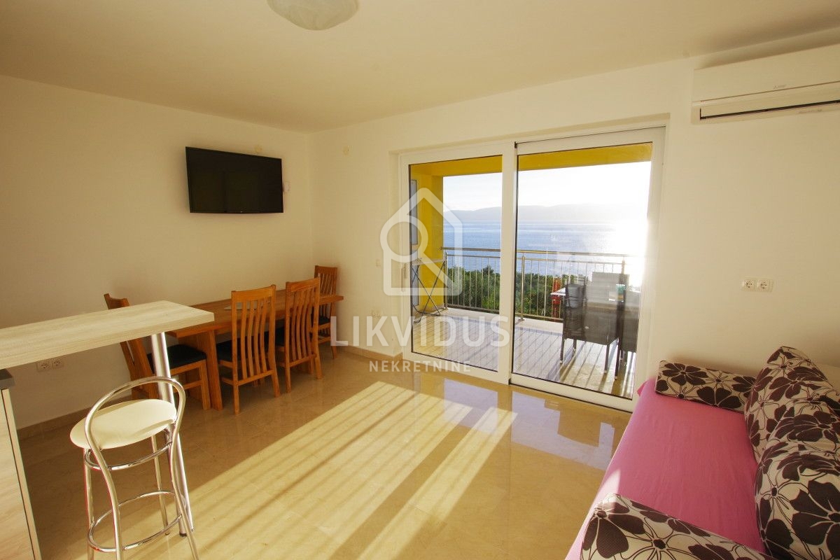 Apartma Ravni, Raša, 450m2