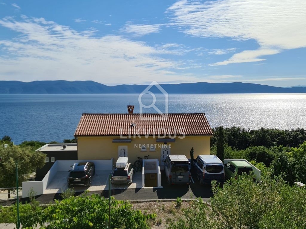 Apartma Ravni, Raša, 450m2