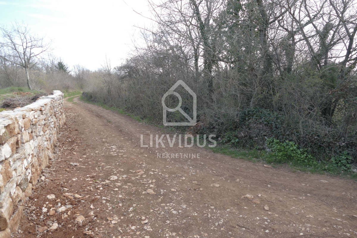 Zemljišče Štokovci, Svetvinčenat, 4.060m2