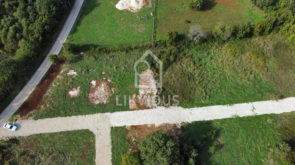 Zemljišče Hreljići, Marčana, 1.535m2