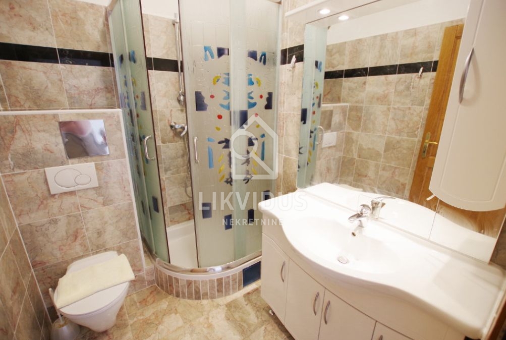 Hiša Drenje, Raša, 300m2