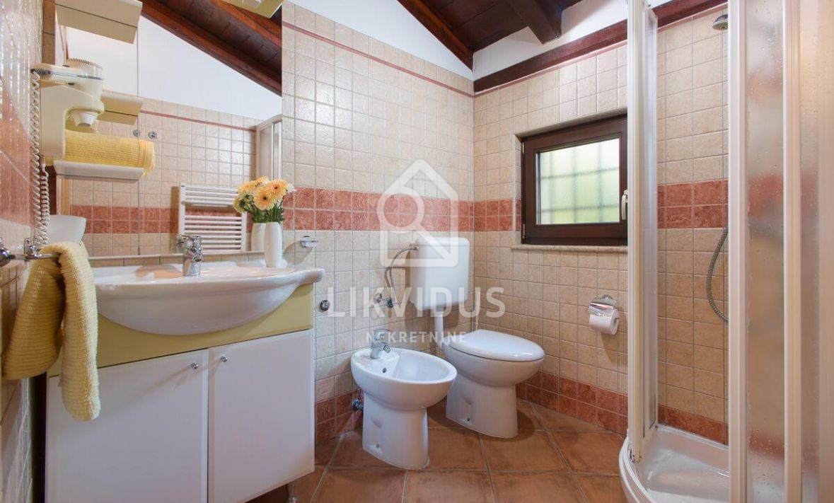 Hiša Momjan, Buje, 159m2