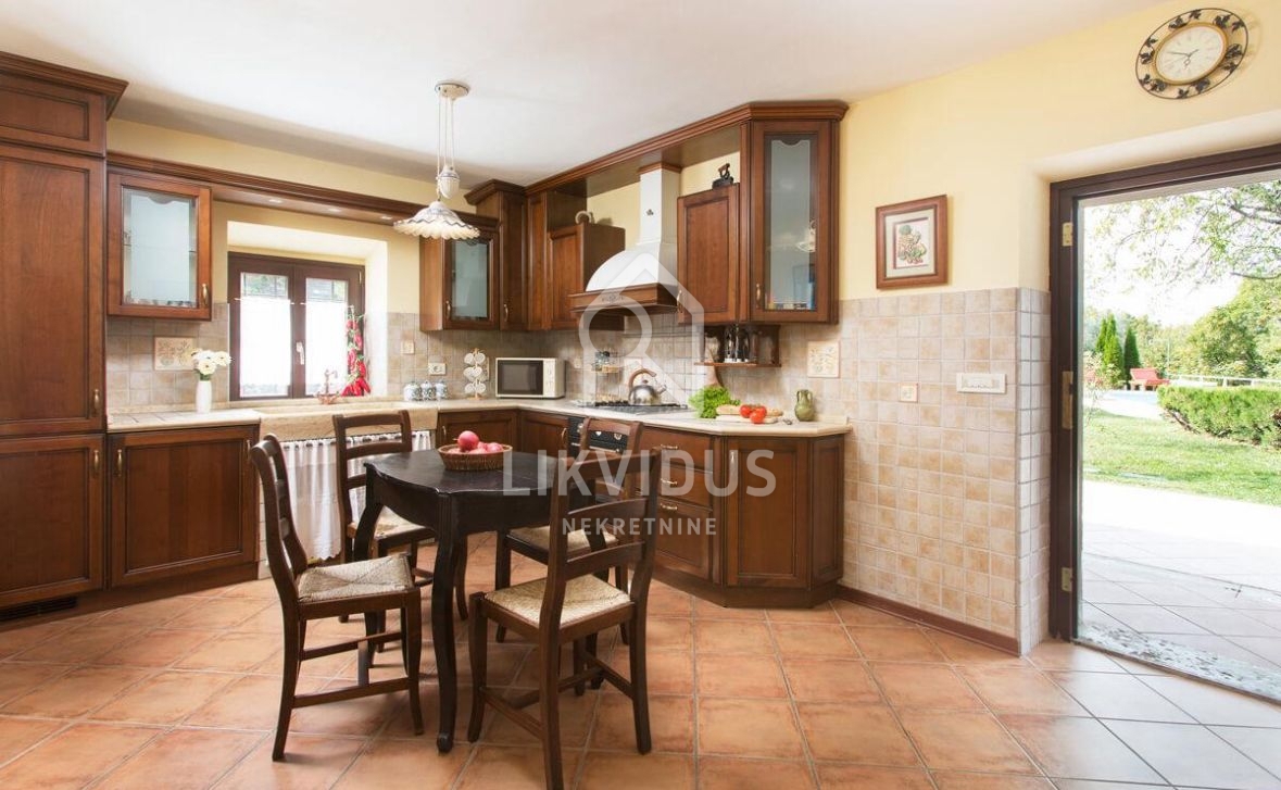 Hiša Momjan, Buje, 159m2