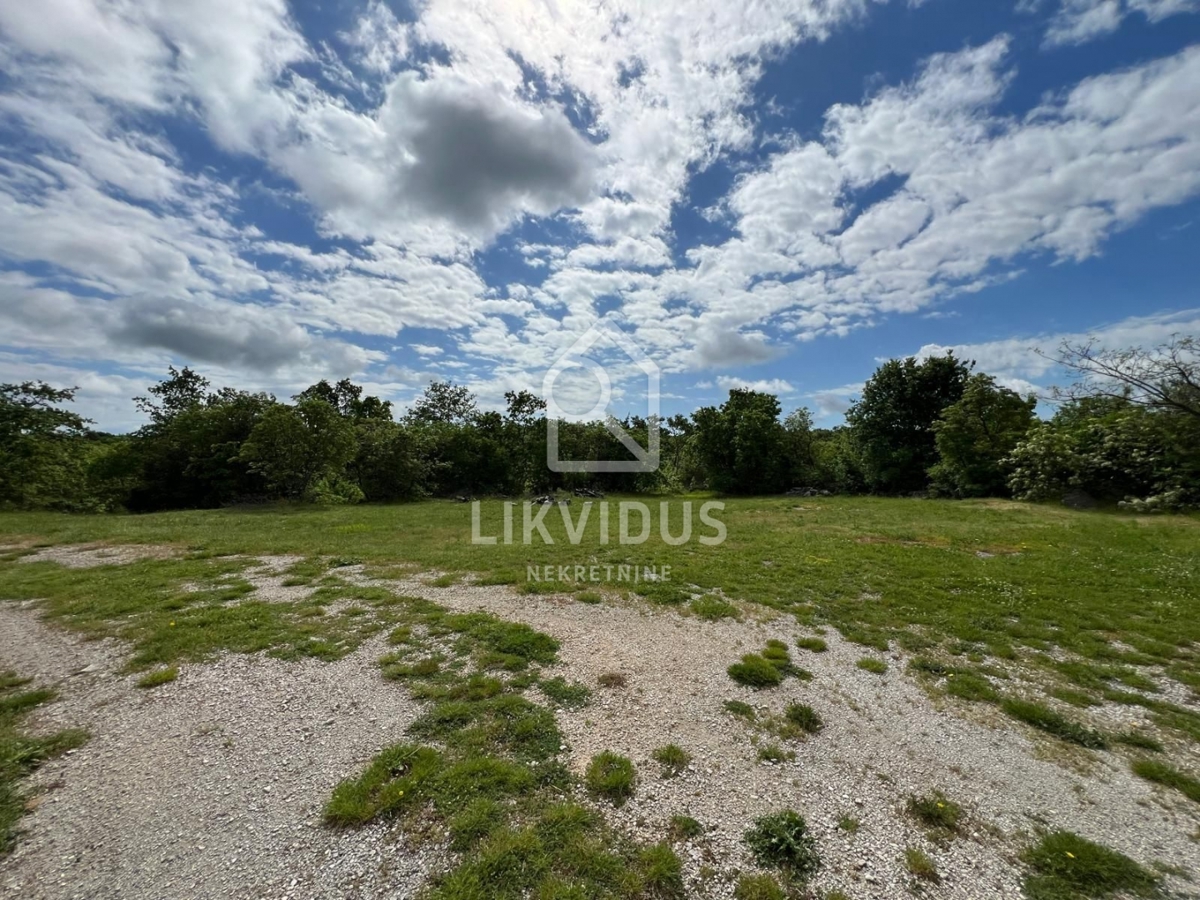 Zemljišče Šarići, Marčana, 26.000m2