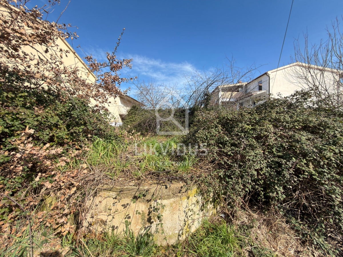 Zemljišče Medulin, 321m2