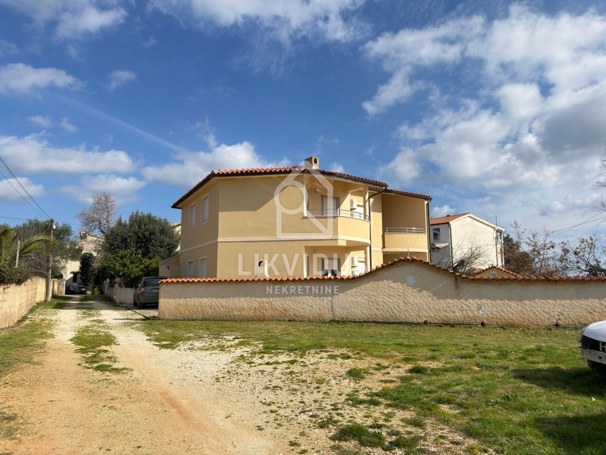 Zemljišče Medulin, 321m2