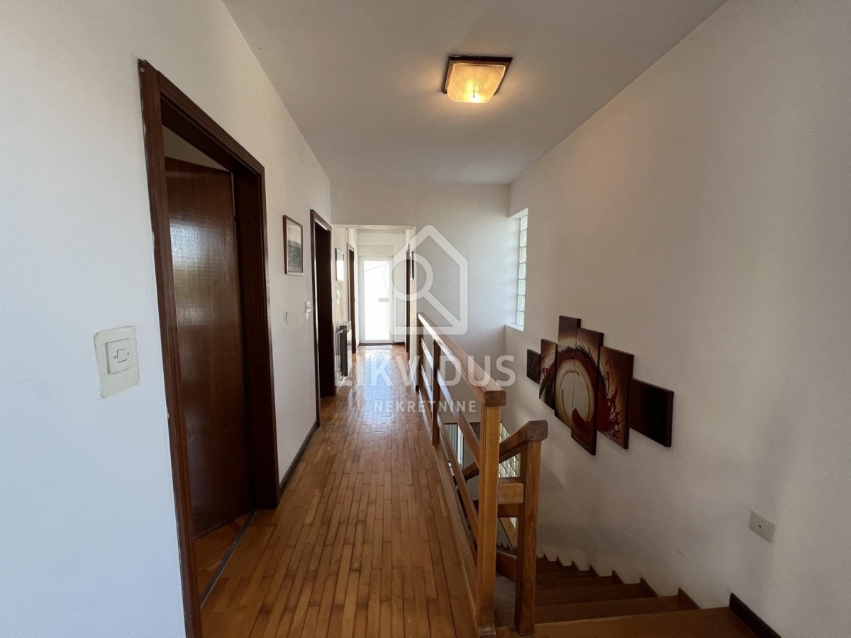 Hiša Pješčana Uvala, Medulin, 300m2