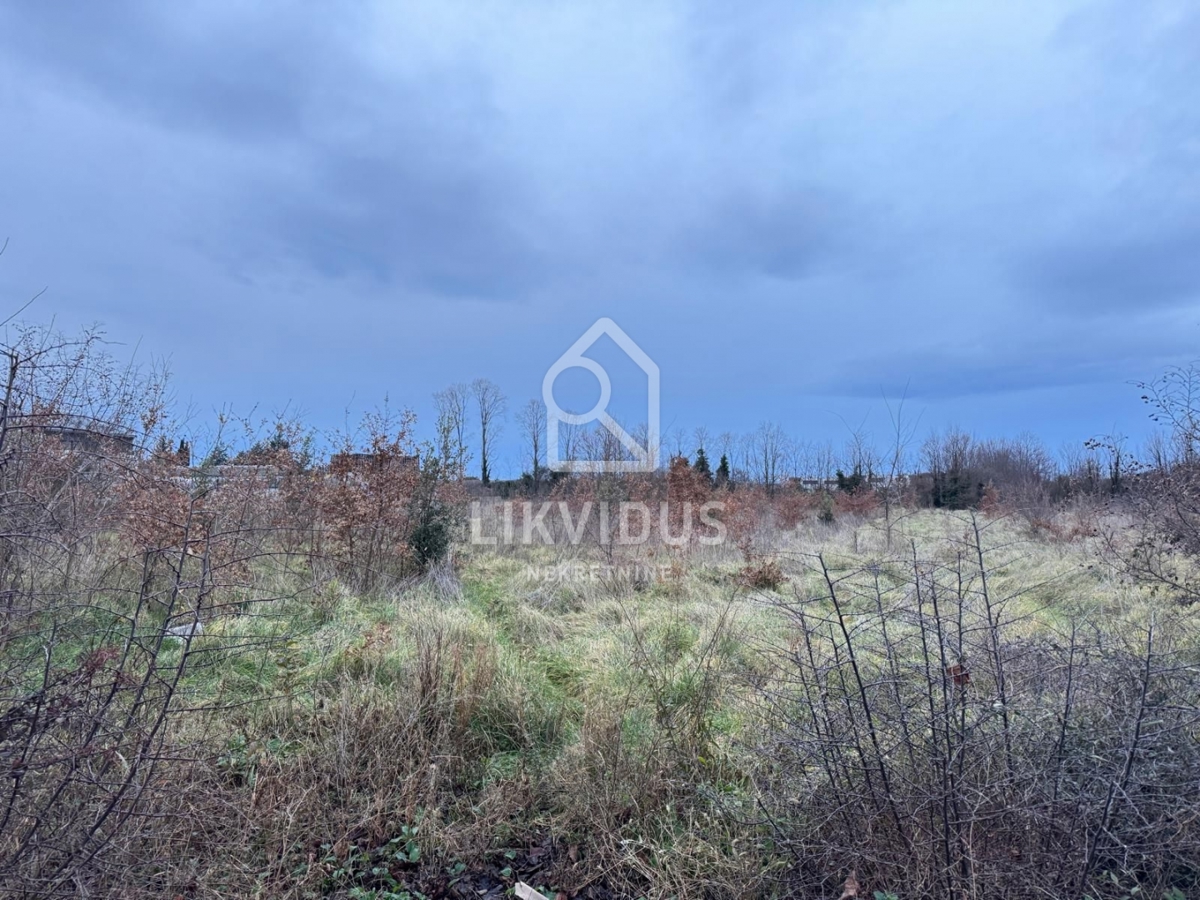 Zemljišče Busoler, Pula, 1.776m2