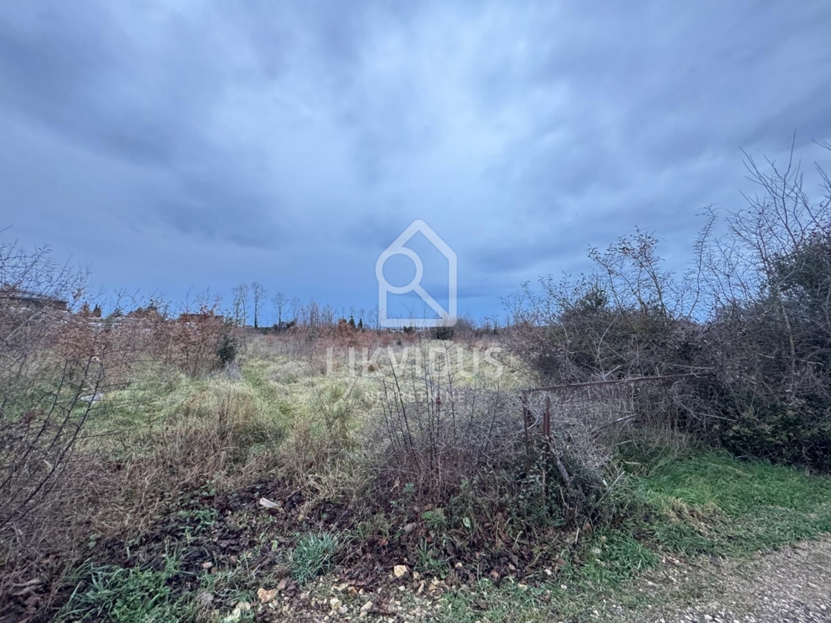 Zemljišče Busoler, Pula, 1.776m2