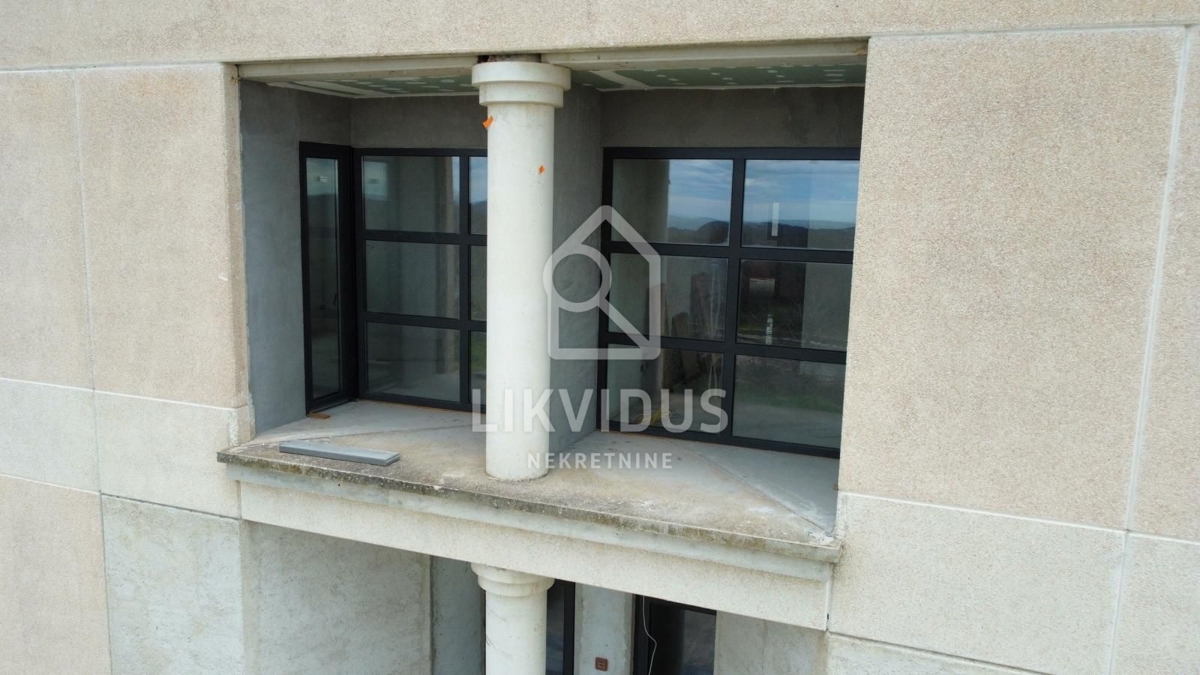 Poslovni prostor Kanfanar, 975m2