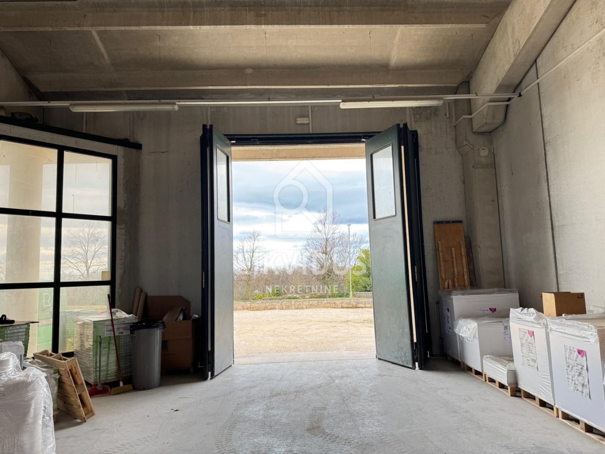 Poslovni prostor Kanfanar, 975m2