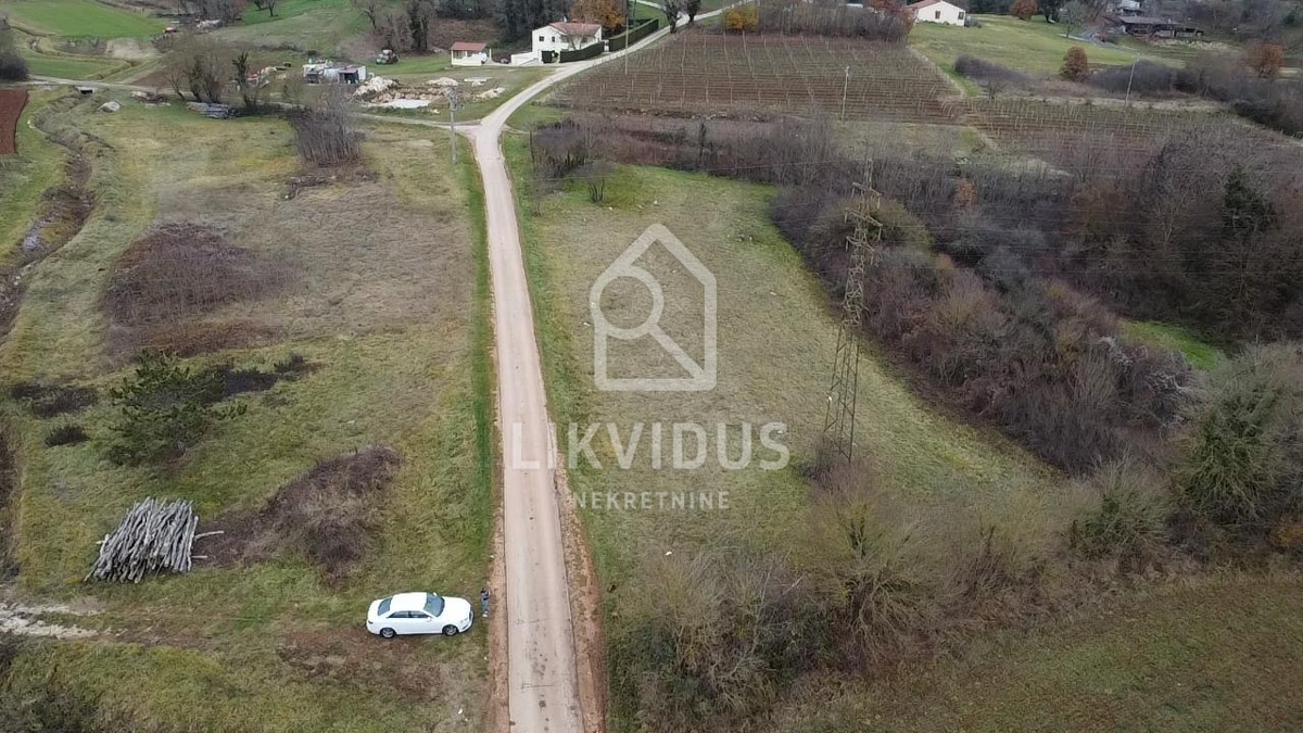 Zemljišče Novaki Motovunski, Karojba, 3.200m2