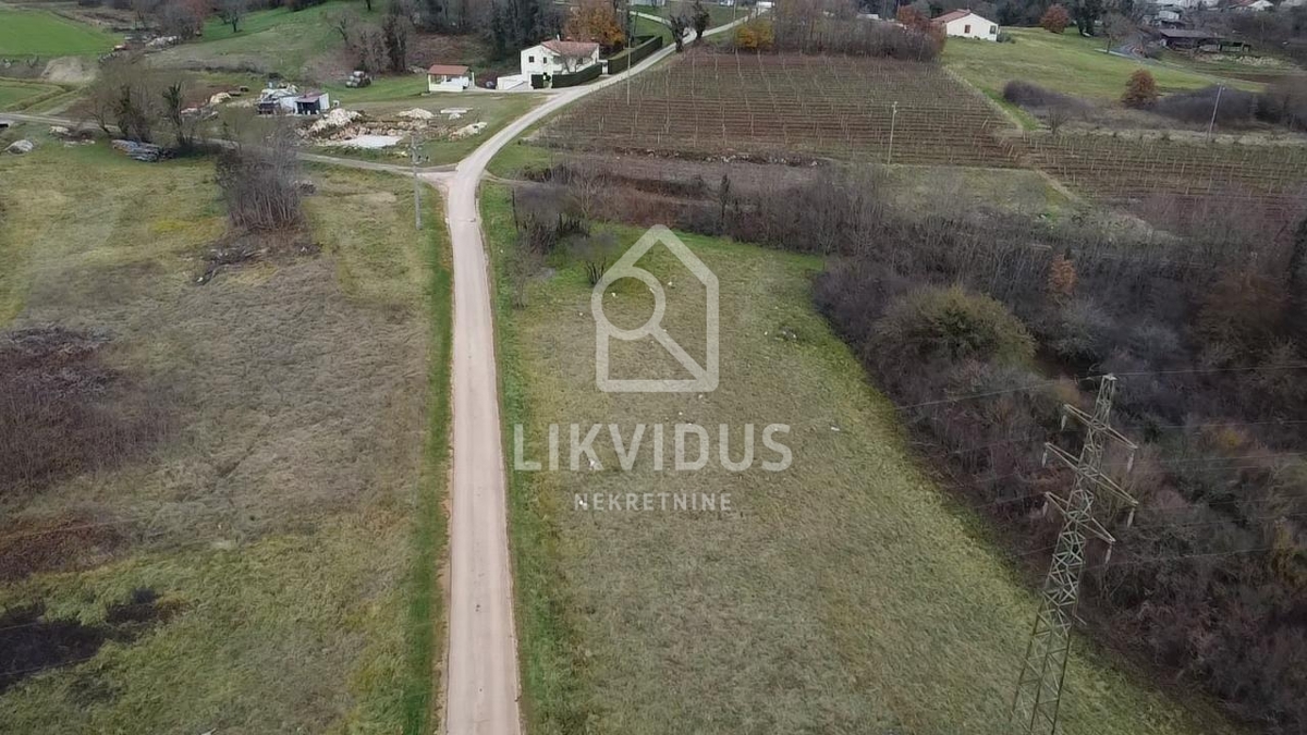Zemljišče Novaki Motovunski, Karojba, 3.200m2