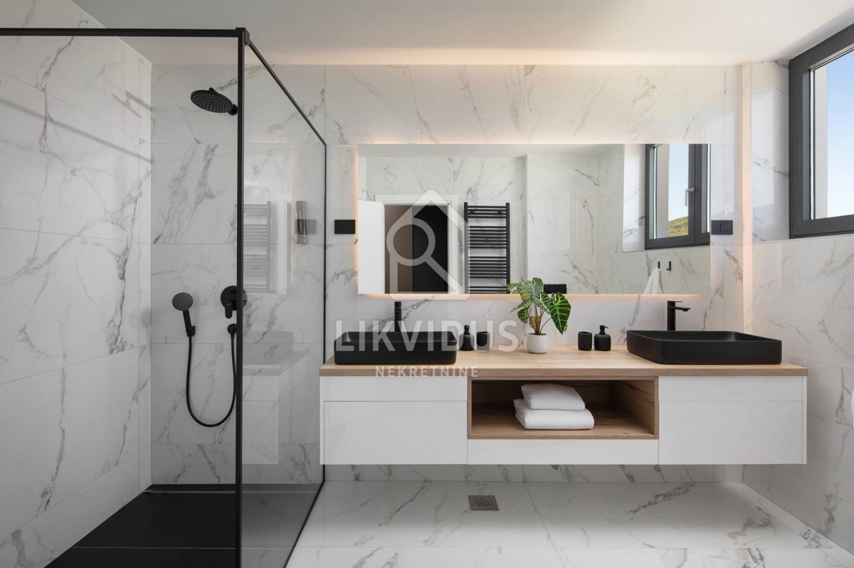 Hiša Brgod, Raša, 506m2