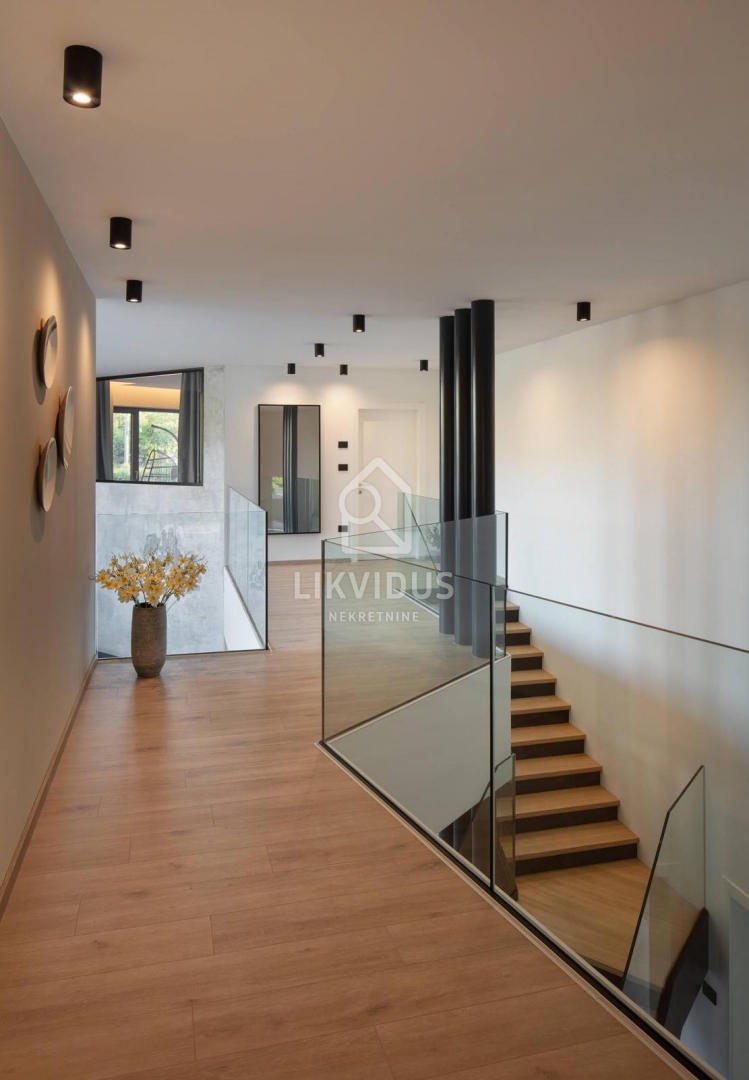 Hiša Brgod, Raša, 506m2