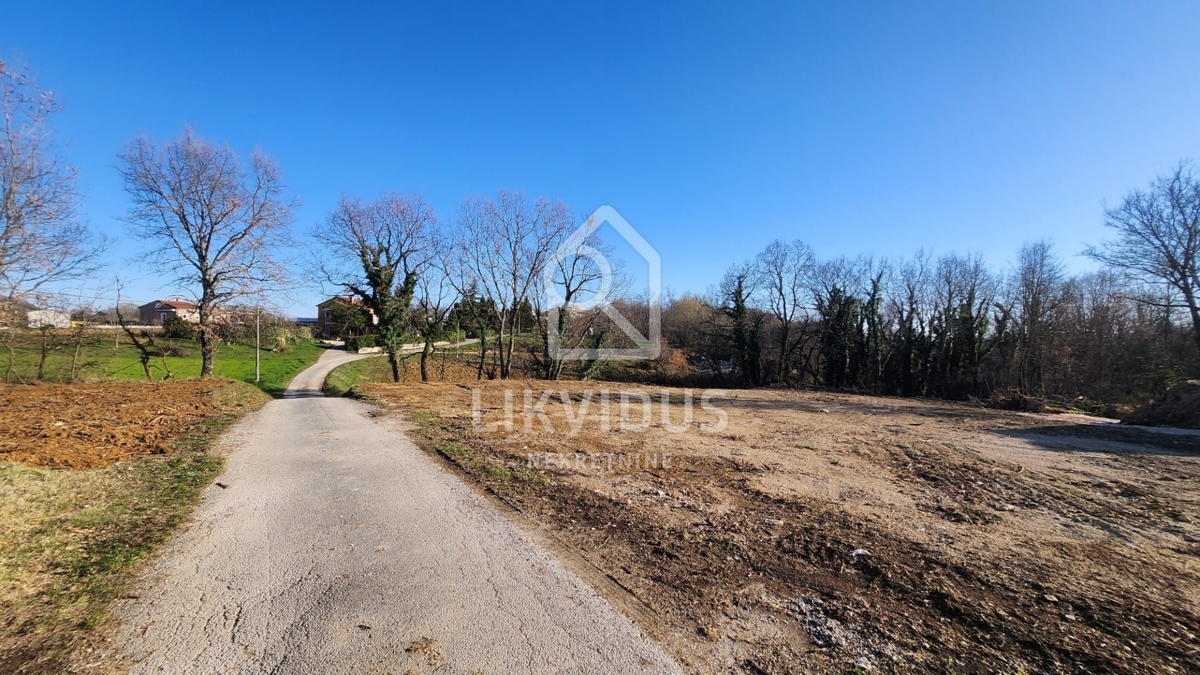 Zemljišče Gračišće, 670m2