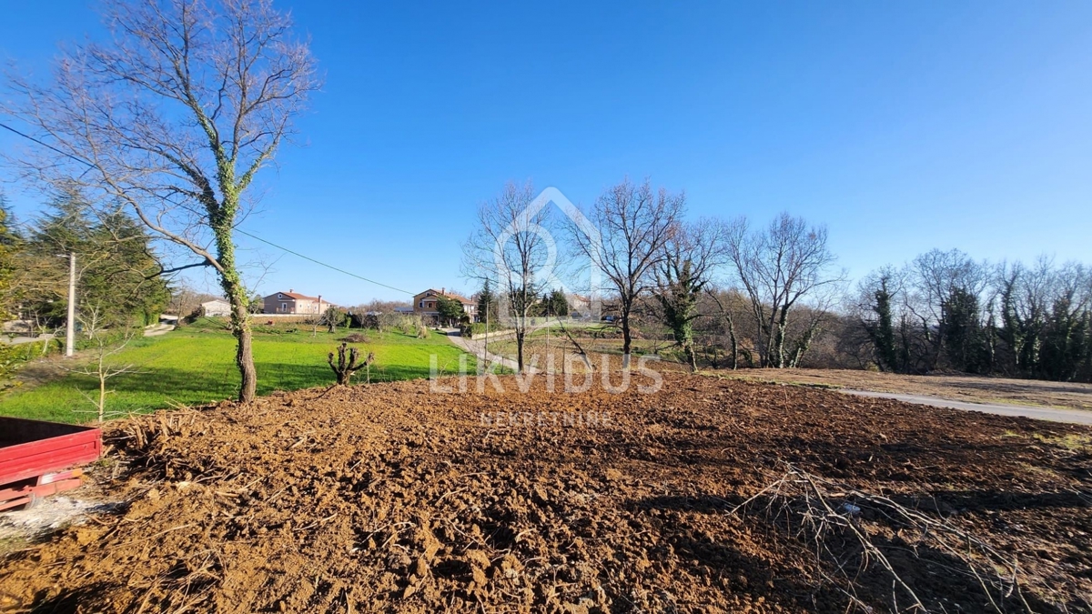 Zemljišče Gračišće, 670m2