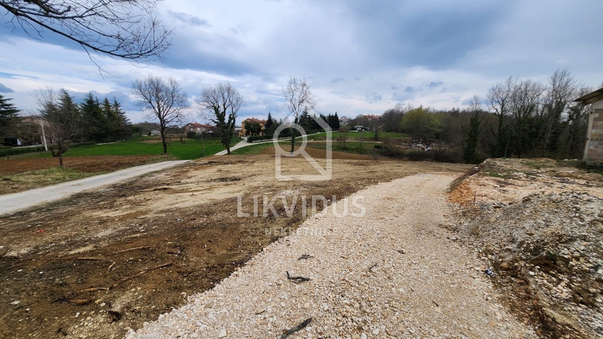 Zemljišče Gračišće, 670m2