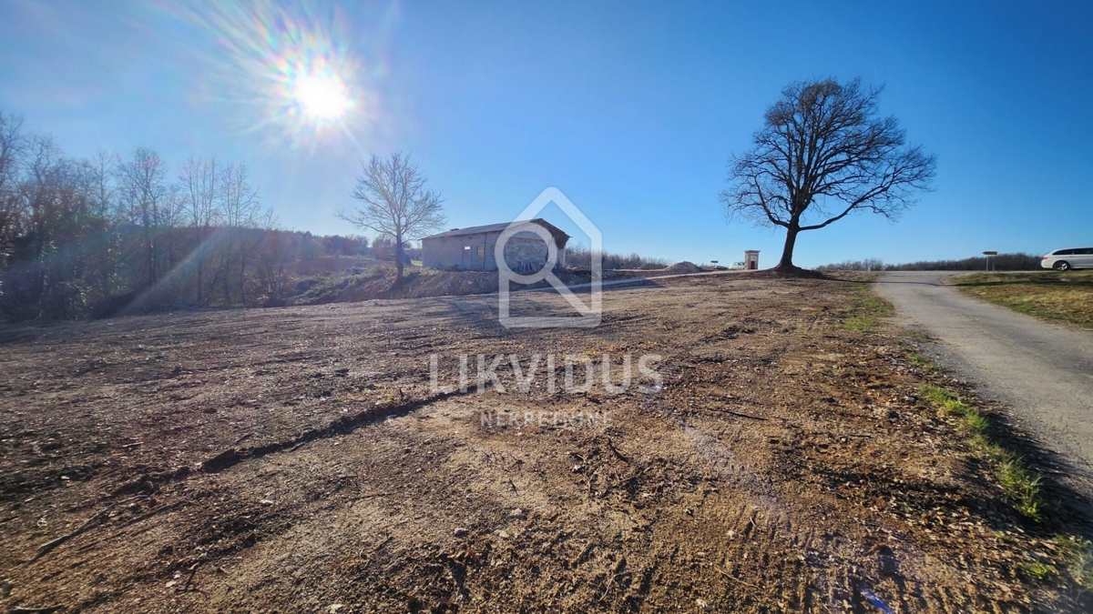 Zemljišče Gračišće, 670m2