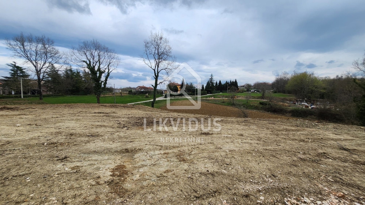 Zemljišče Gračišće, 670m2