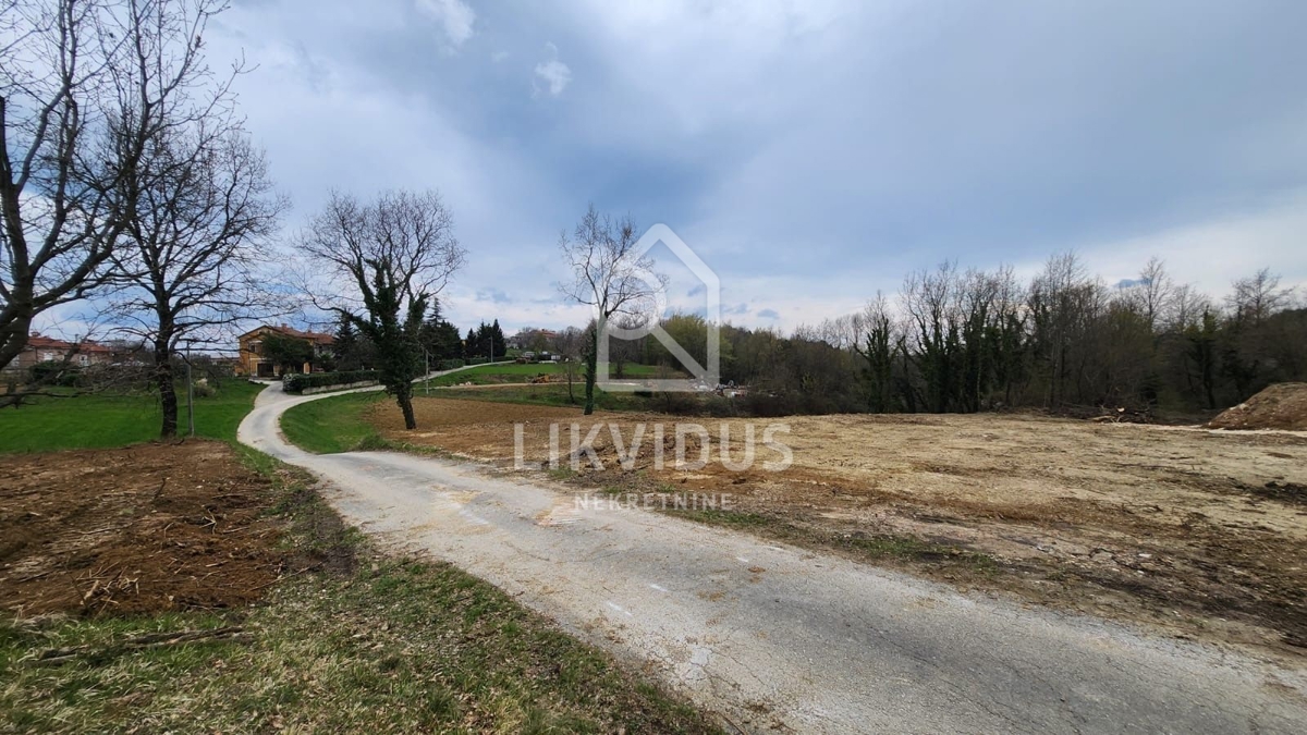 Zemljišče Gračišće, 670m2