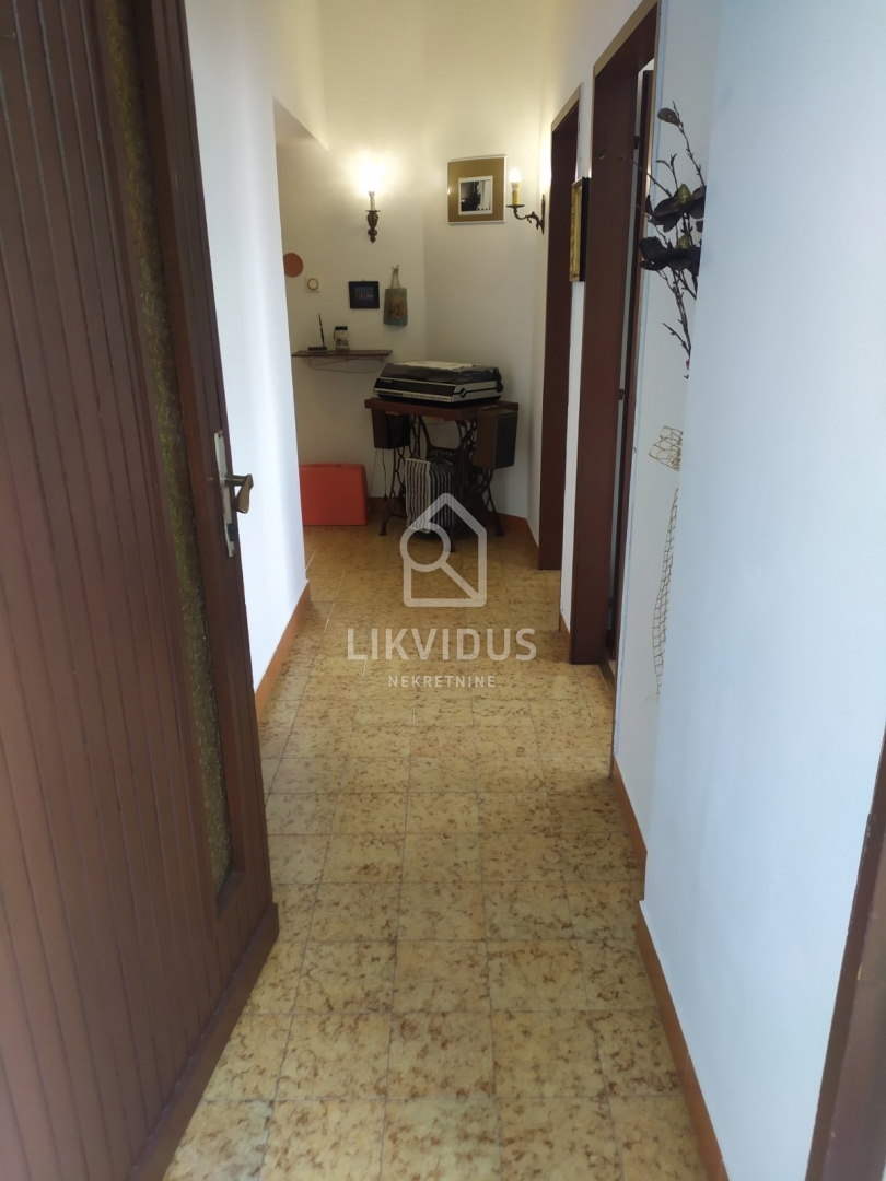 Hiša Medulin, 300m2