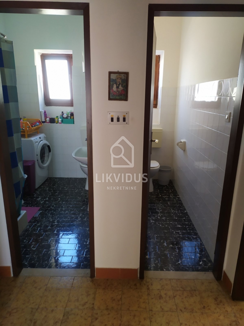 Hiša Medulin, 300m2