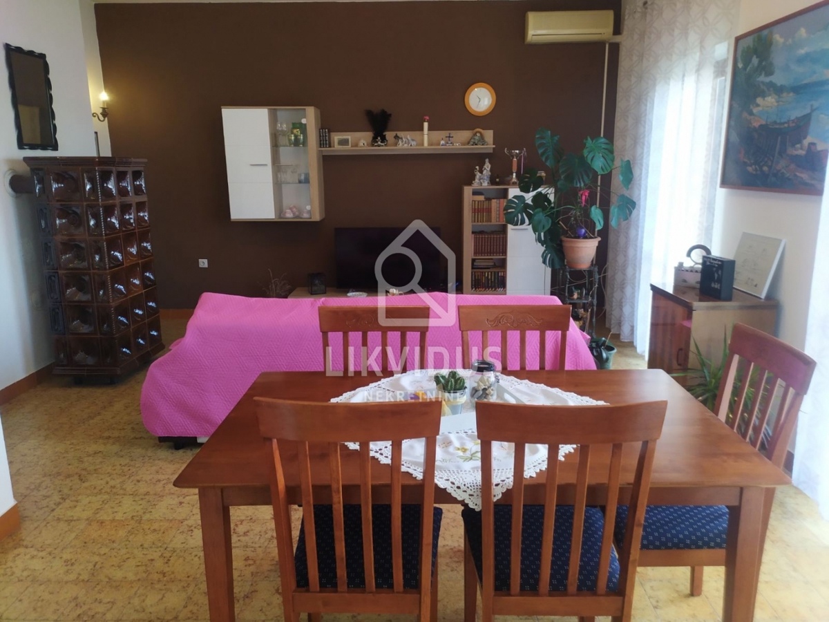 Hiša Medulin, 300m2