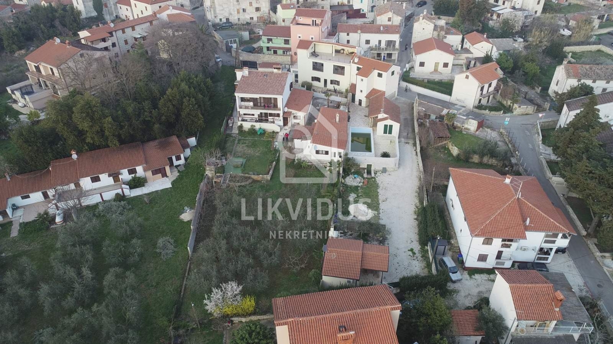 Hiša Medulin, 300m2