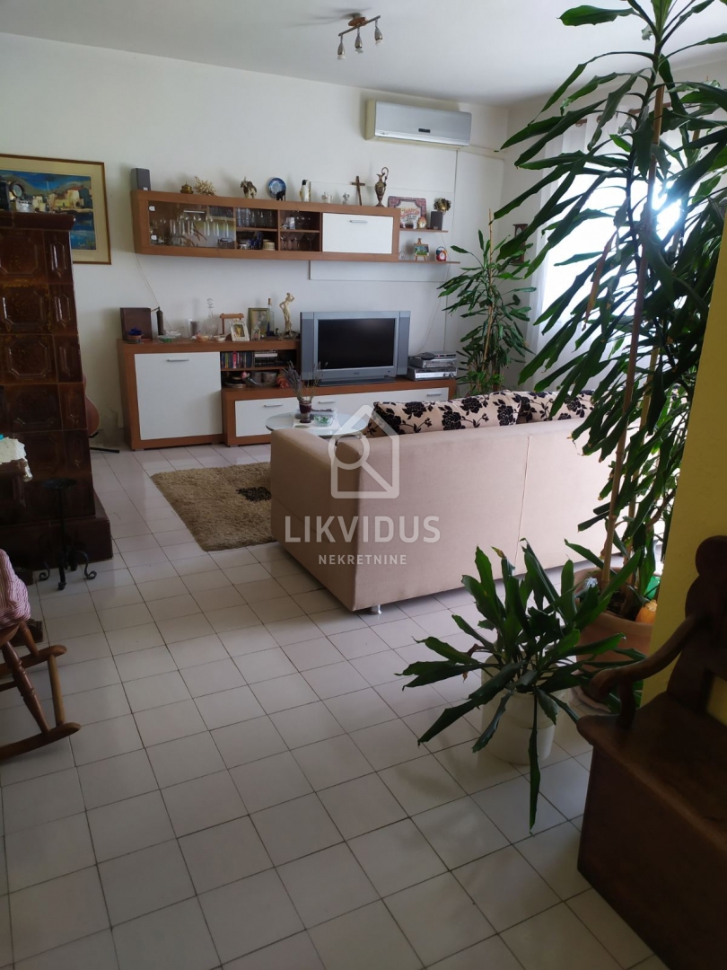 Hiša Medulin, 300m2