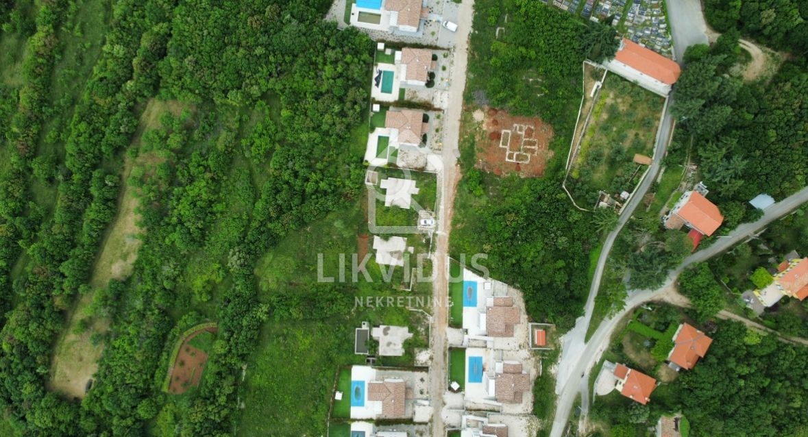 Zemljišče Sveti Lovreč Labinski, Raša, 700m2