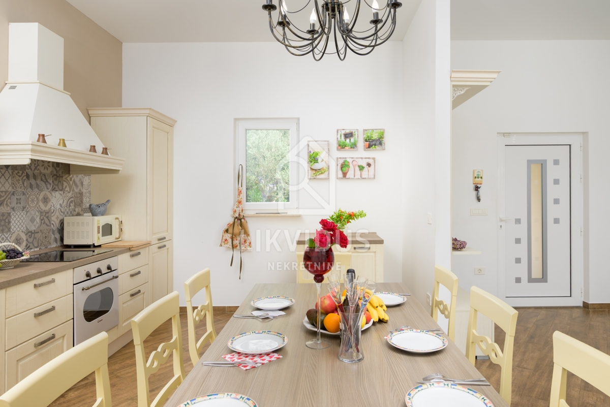 Hiša Svetvinčenat, 180m2