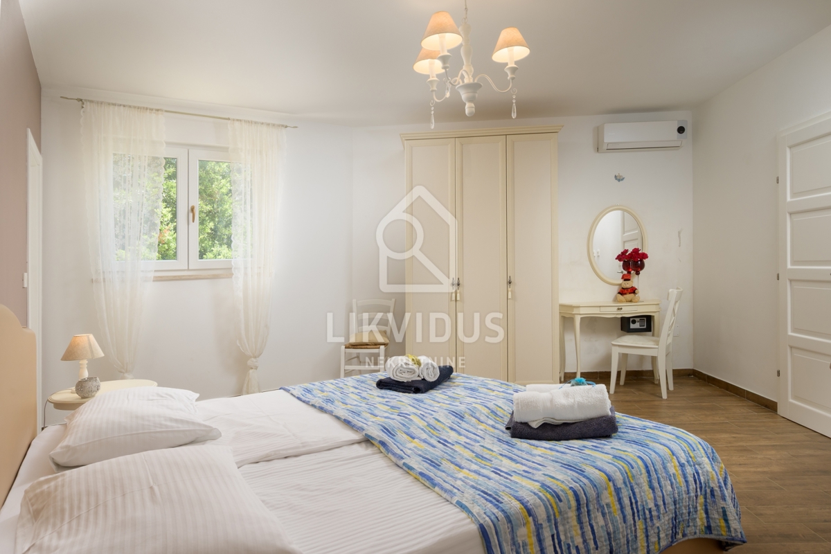 Hiša Svetvinčenat, 180m2