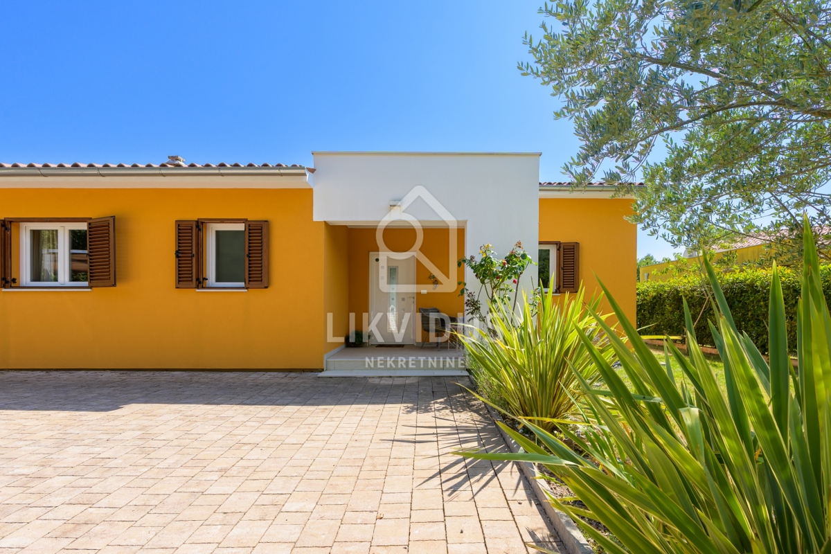 Hiša Svetvinčenat, 180m2