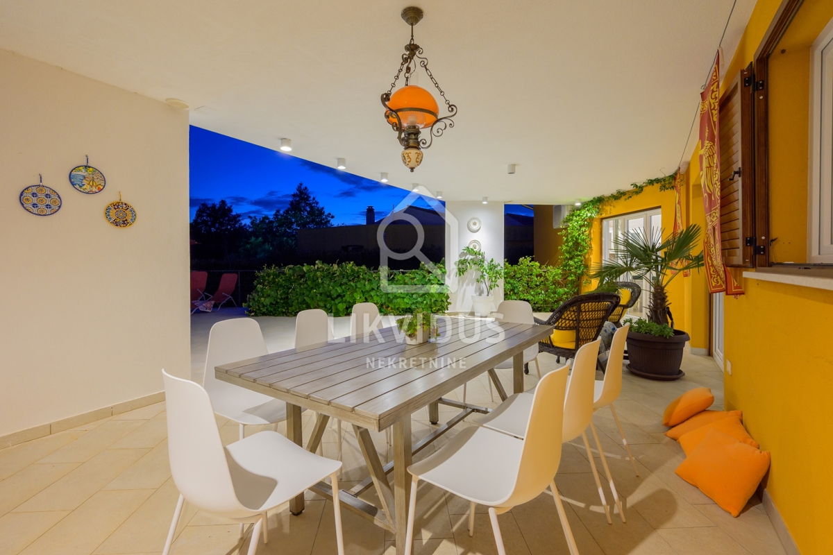 Hiša Svetvinčenat, 180m2