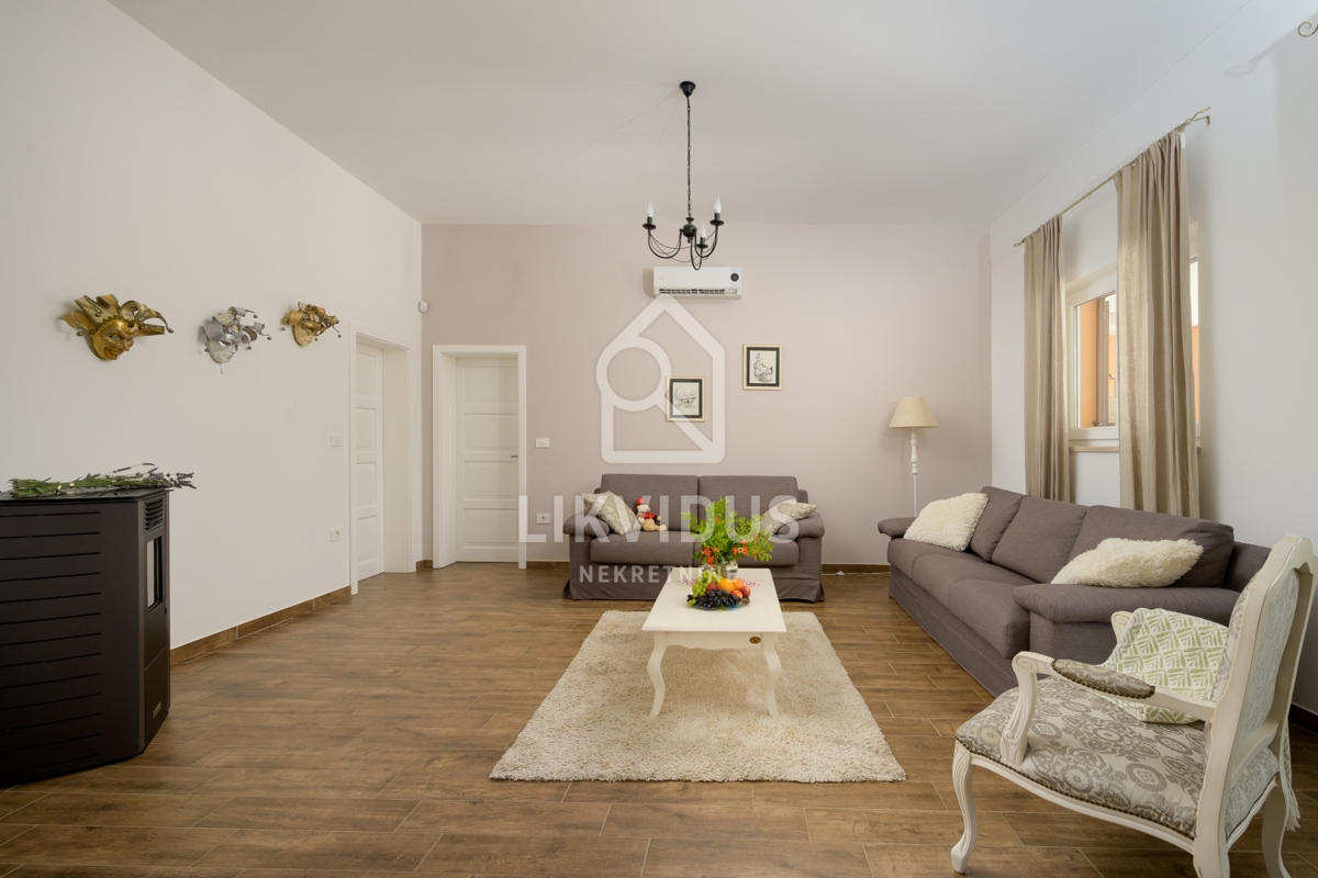 Hiša Svetvinčenat, 180m2