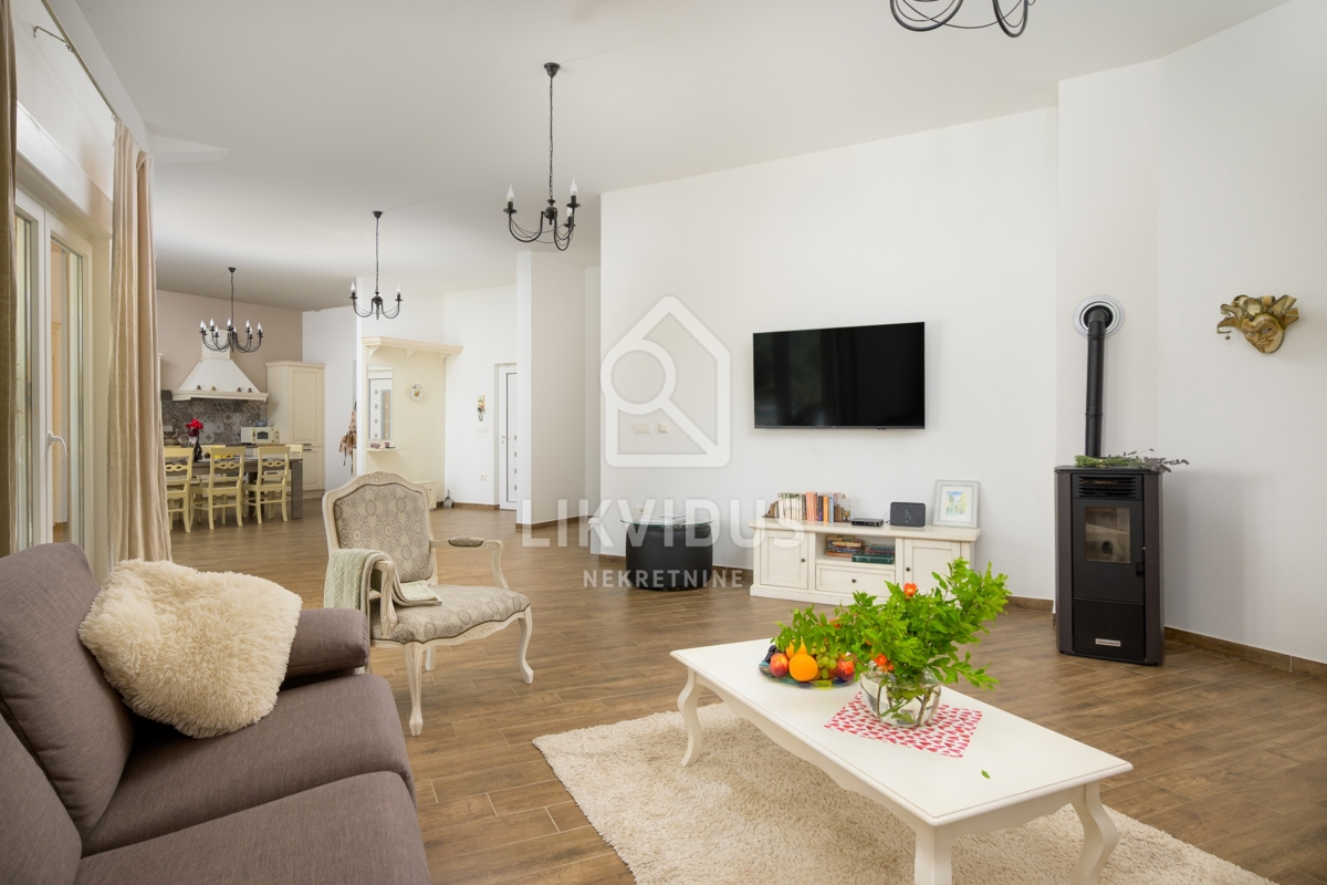 Hiša Svetvinčenat, 180m2