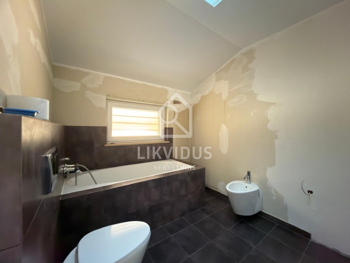 Stanovanje Medulin, 191,69m2